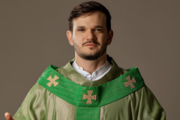Com 6,6 milhões de seguidores no Instagram e 2,9 milhões, no TikTok, padre Patrick é conhecido por unir mensagens religiosas, humor e conteúdo motivacional -  (crédito: Reprodução/Instagram/padre_patrick)