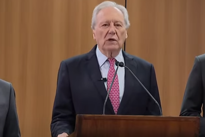 Coletiva com o ministro da justiça, diretor-geral da Polícia Federal e representante da Interpol no Brasil - (crédito: Reprodução/redes sociais) Coletiva com o ministro da justiça, diretor-geral da Polícia Federal e representante da Interpol no Brasil - (crédito: Reprodução/redes sociais)