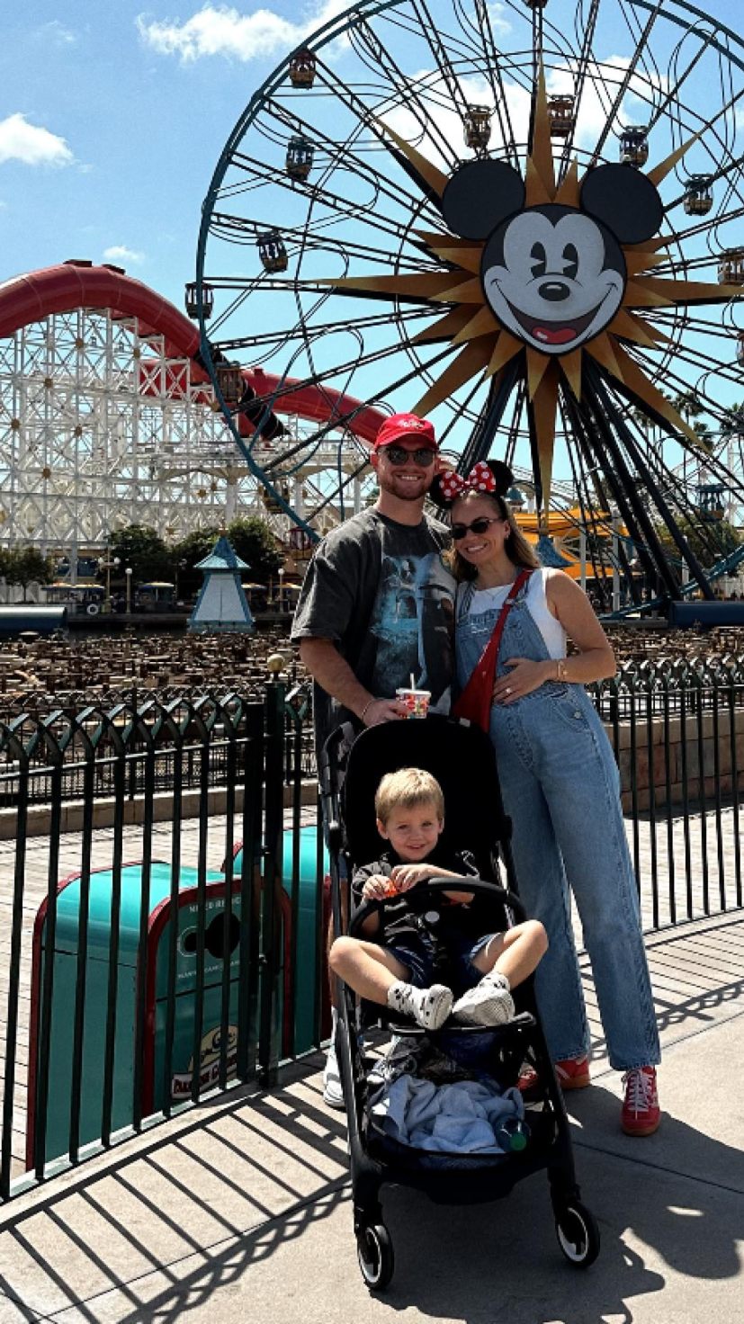 Trigg Kiser foi encontrado inconsciente na piscina da casa da família, no Arizona, e chegou a ser socorrido com manobras de ressuscitação antes de ser levado de helicóptero ao hospital infantil de Phoenix.
 -  (crédito: Redes Sociais)
