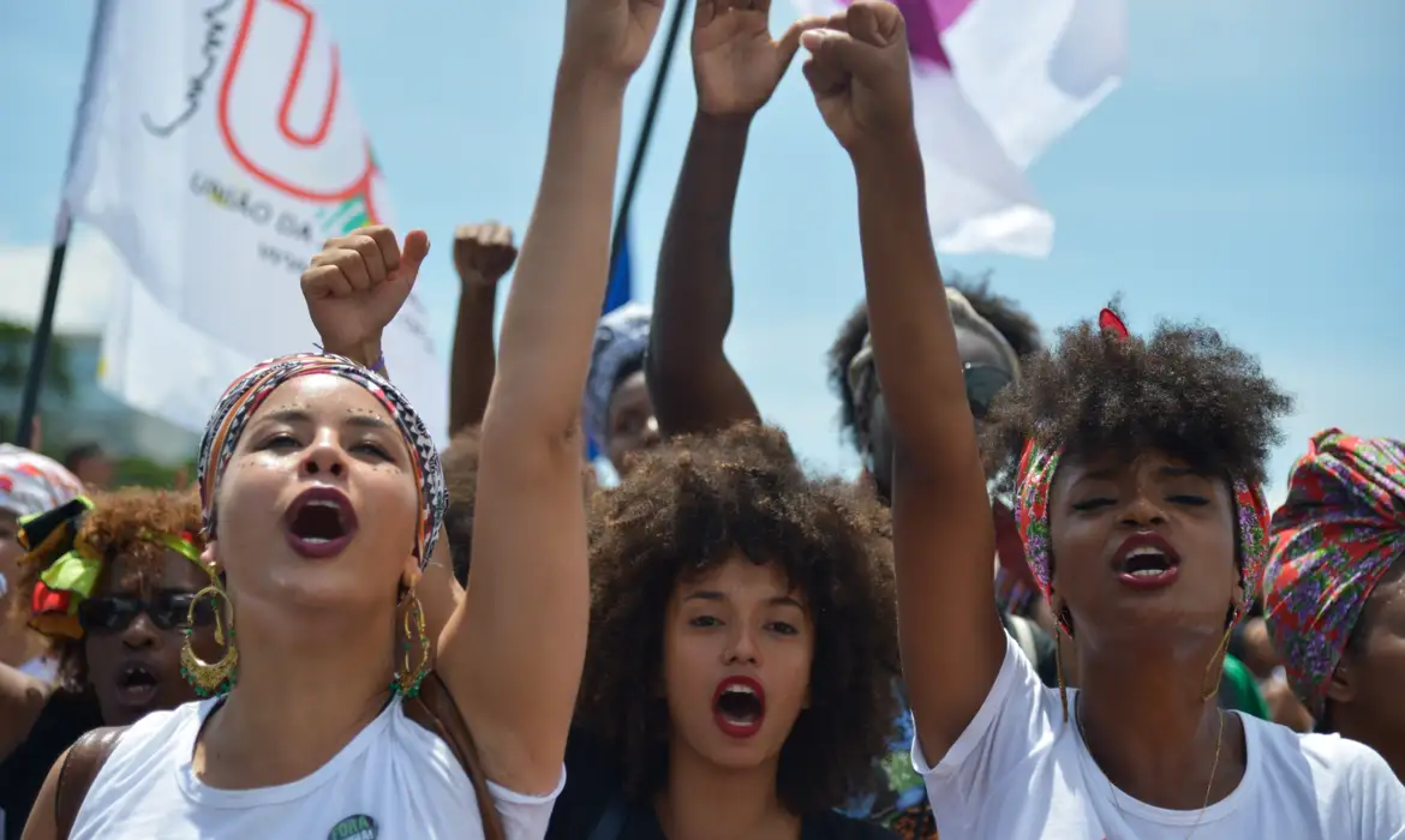 40,8% das jovens negras no Brasil trabalham na informalidade, diz estudo