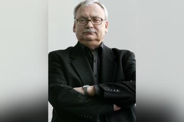 Sapkowski sempre foi muito aberto as adaptações de suas obras, e nunca chegou a interferir em nenhum processo do jogo.