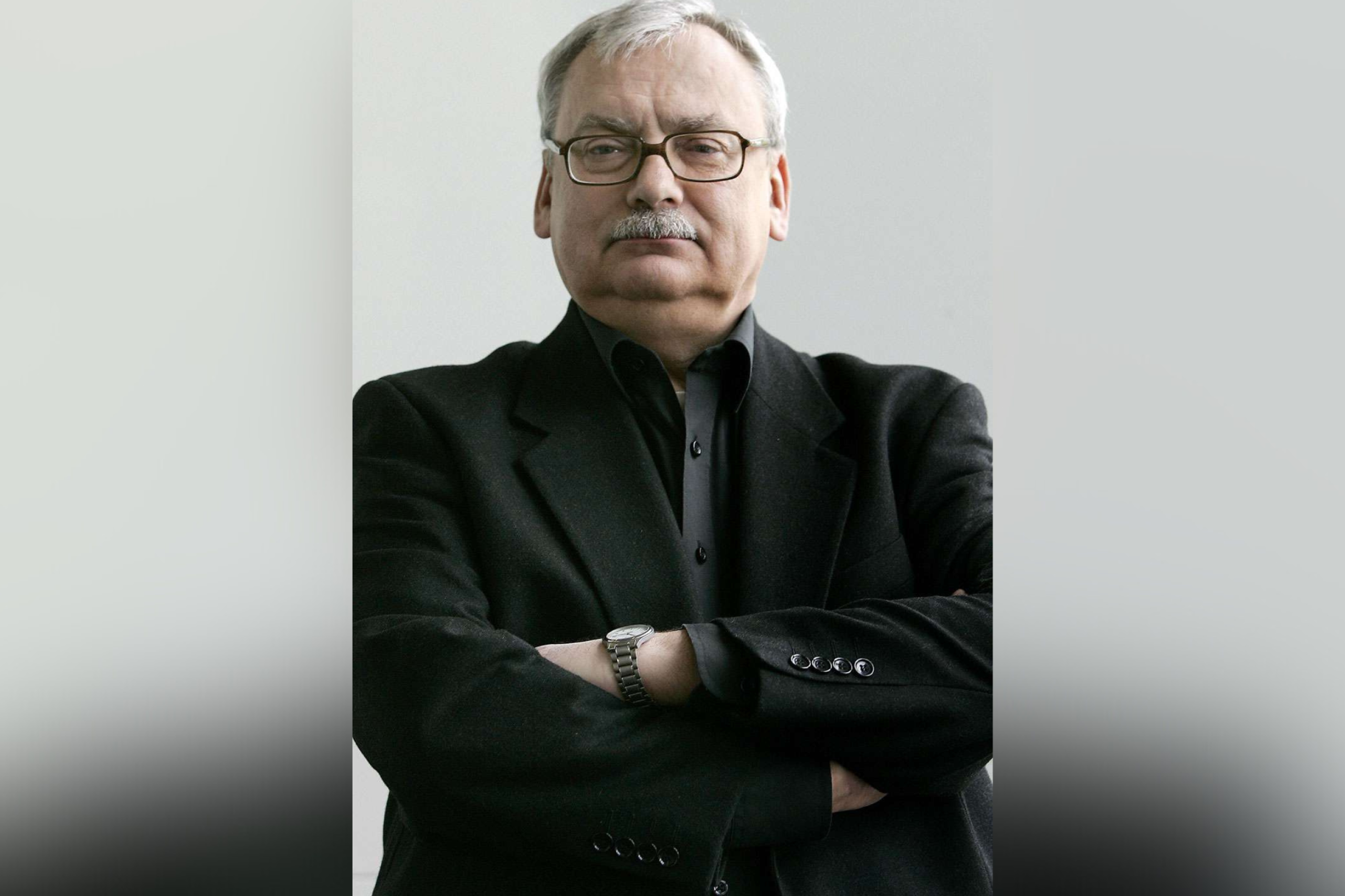 Sapkowski sempre foi muito aberto as adaptações de suas obras, e nunca chegou a interferir em nenhum processo do jogo.