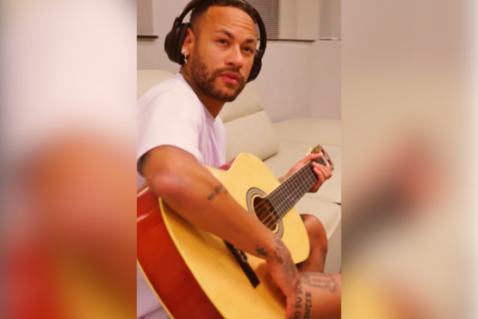 Zé Felipe aborda 'mudança de Neymar' em nova música - (crédito: Foto: Raul Baretta/ Santos FC) Zé Felipe aborda 'mudança de Neymar' em nova música - (crédito: Foto: Raul Baretta/ Santos FC)