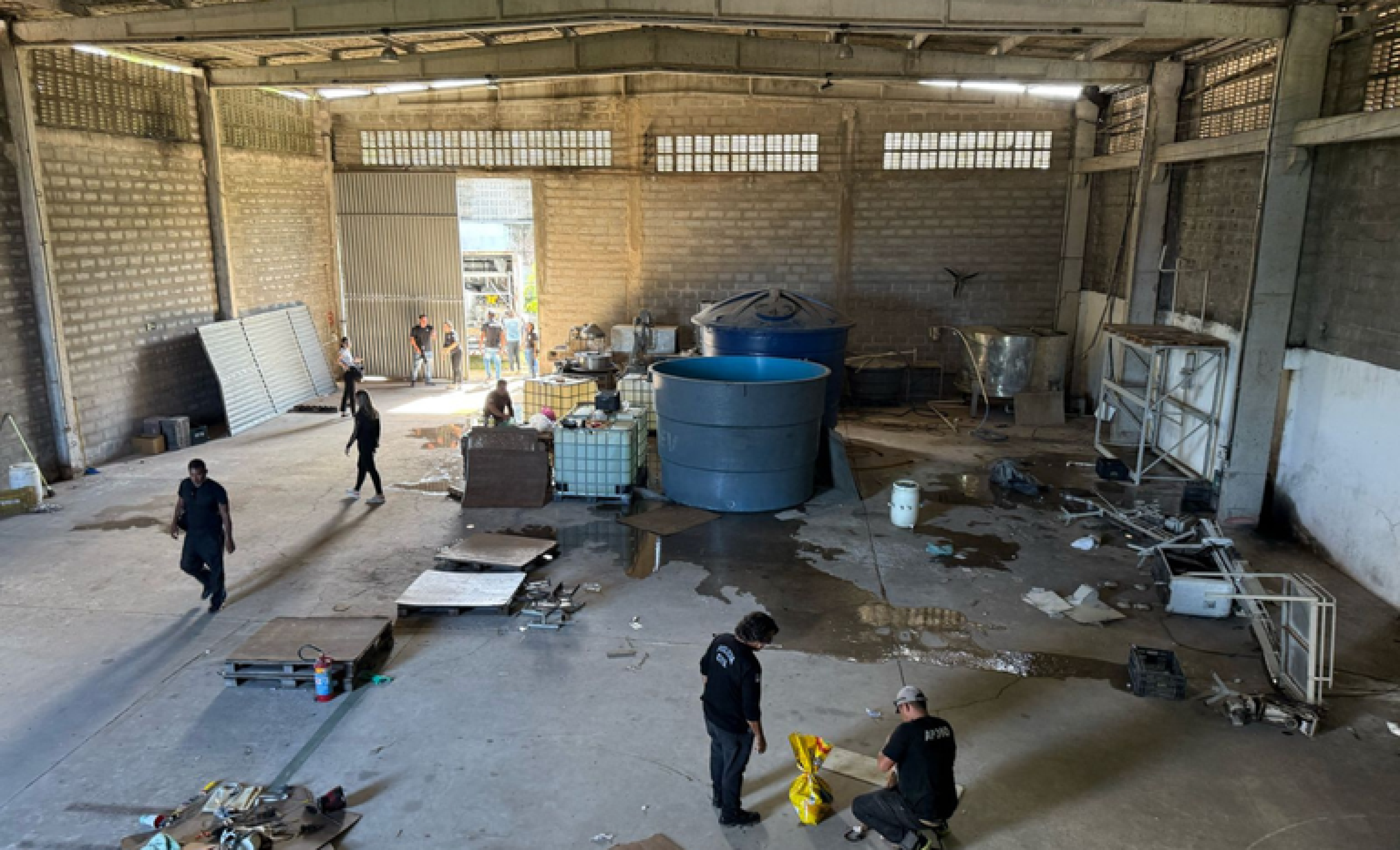 Operação Ronda Agro LXXXVIII, apelidada Pagode Russo, flagrou produção clandestina de bebidas em galpão do município de Paulista, em Recife