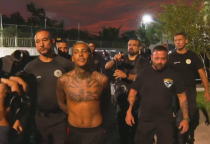 MC Poze do Rodo é preso por apologia e ligação com tráfico no Rio -  (crédito: TV Globo) -MC Poze do Rodo é preso por apologia e ligação com tráfico no Rio -  (crédito: TV Globo)