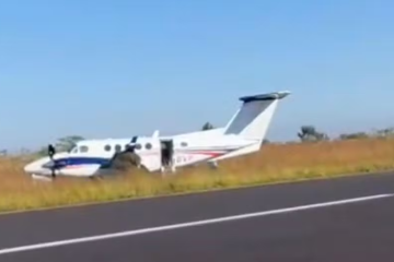 Avião que carregava dupla sertaneja saiu da pista em pouso -  (crédito: Reprodução: Redes sociais)