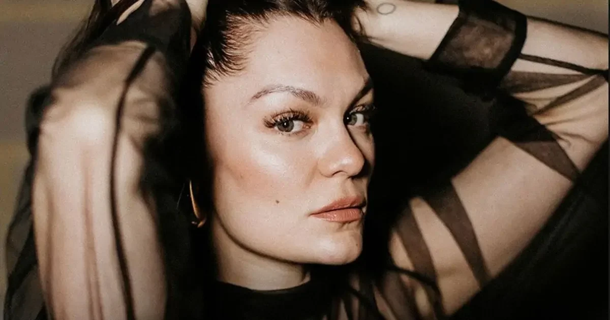 Jessie J anuncia câncer de mama mas confirma show no The Town -  (crédito: TMJBrazil)