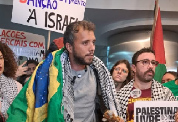 O ativista brasiliense Thiago Ávila retornou ao Brasil após ser preso em Israel. Ele participava de uma missão humanitária para Gaza quando foi interceptado na embarcação Madleen da Flotilha da Liberdade - (crédito: Reprodução Instagram @thiagoavila)