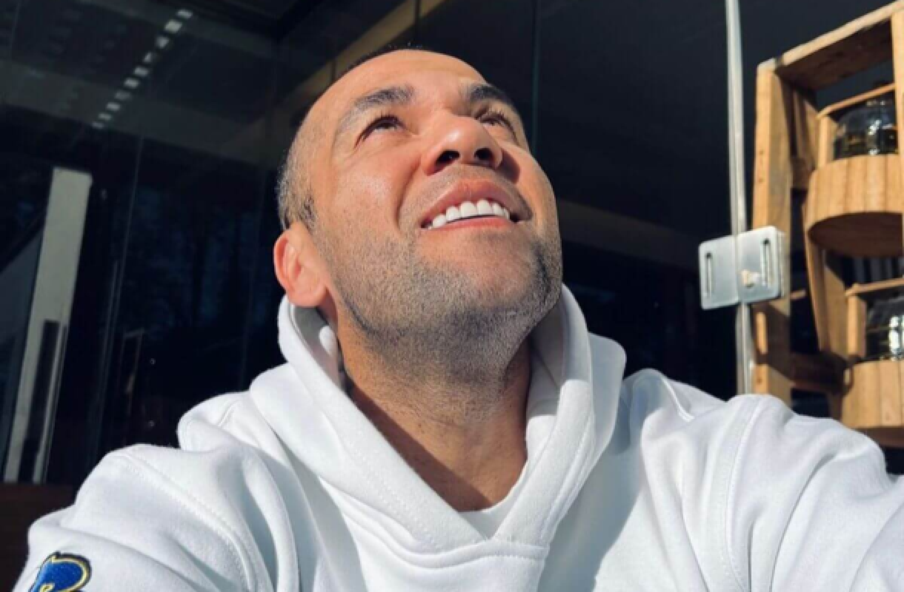 Justiça espanhola dá novo ganho de causa a Daniel Alves, e jogador recupera R$ 4 milhões