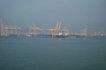 Estreito de Ormuz: como o local virou arma de guerra entre Irã e EUA  -  (crédito: GIUSEPPE CACACE / AFP)