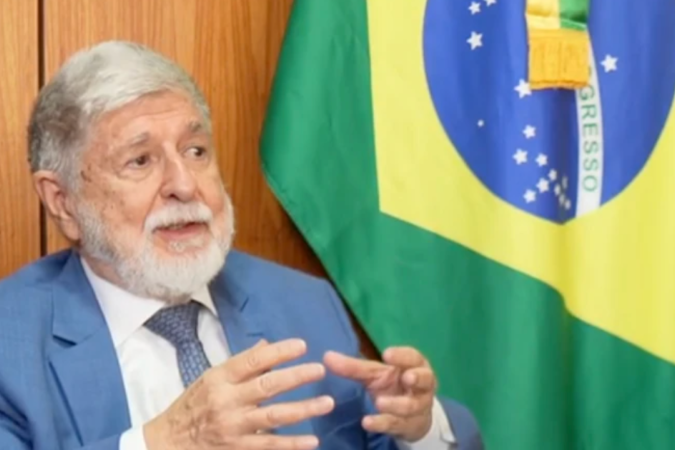 Celso Amorim espera 'o pior' com EUA na guerra com Irã e diz que tentar mudar regime vai gerar 'caos pior que no Iraque' - (crédito: BBC Geral) Celso Amorim espera 'o pior' com EUA na guerra com Irã e diz que tentar mudar regime vai gerar 'caos pior que no Iraque' - (crédito: BBC Geral)