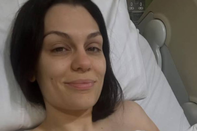 Jessie J passa por cirurgia após diagnóstico de câncer de mama - (crédito: Redes Sociais) Jessie J passa por cirurgia após diagnóstico de câncer de mama - (crédito: Redes Sociais)