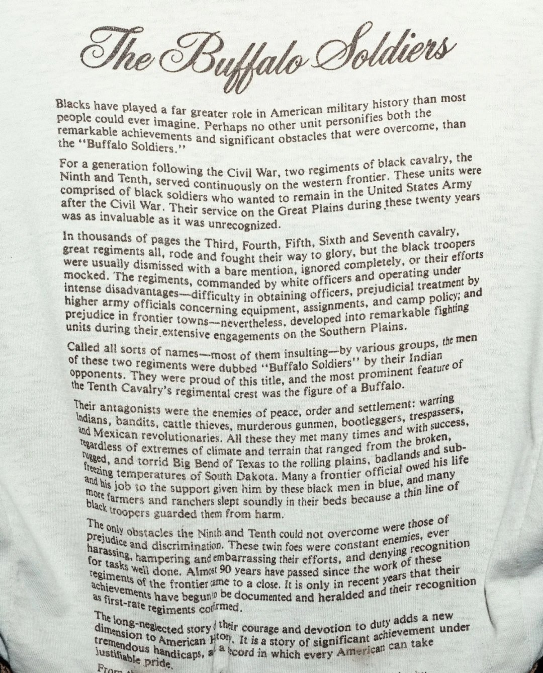 Parte de trás da camiseta que Beyoncé usou