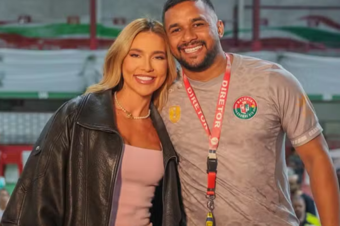 Virginia é vista sambando na Grande Rio e web reage: 