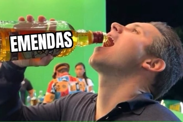 Usuários do X ressuscitaram imagem de Motta bebendo uísque no último fim de semana para insinuar que o presidente da Câmara quer mais emendas -  (crédito: Reprodução/X)