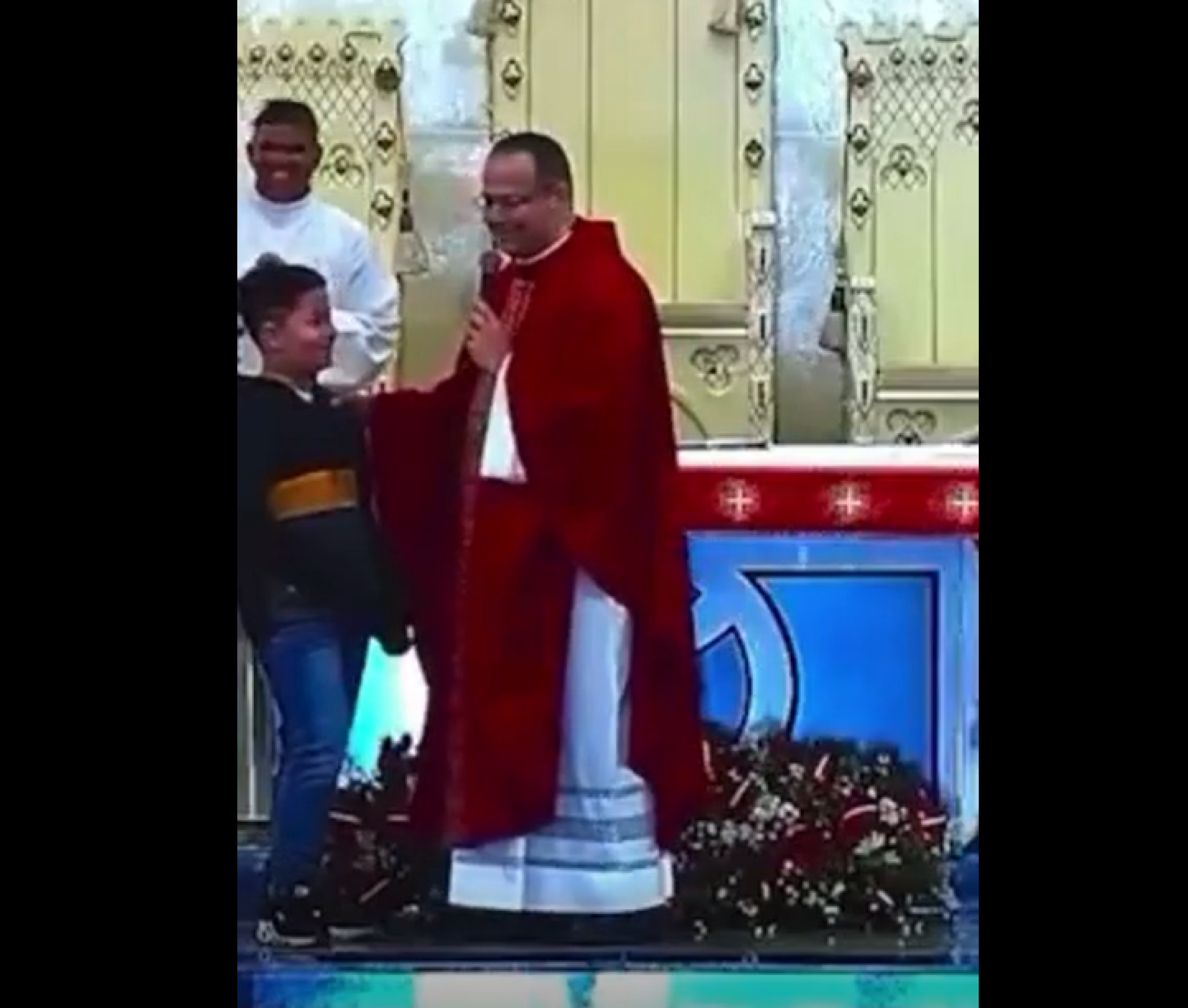 Na igreja, menino surpreende padre e faz pedido inusitado sobre o Palmeiras