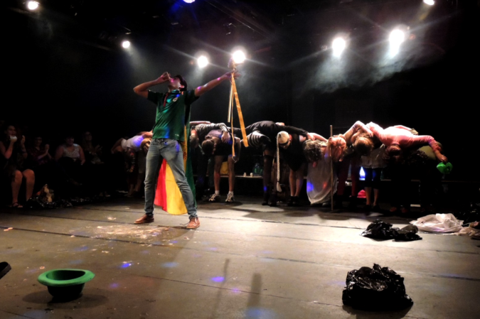 Grupo Liquidificador realiza oficina de montagem teatral que termina com espetáculo aberto ao público. - (crédito: Larissa Souza) Grupo Liquidificador realiza oficina de montagem teatral que termina com espetáculo aberto ao público. - (crédito: Larissa Souza)