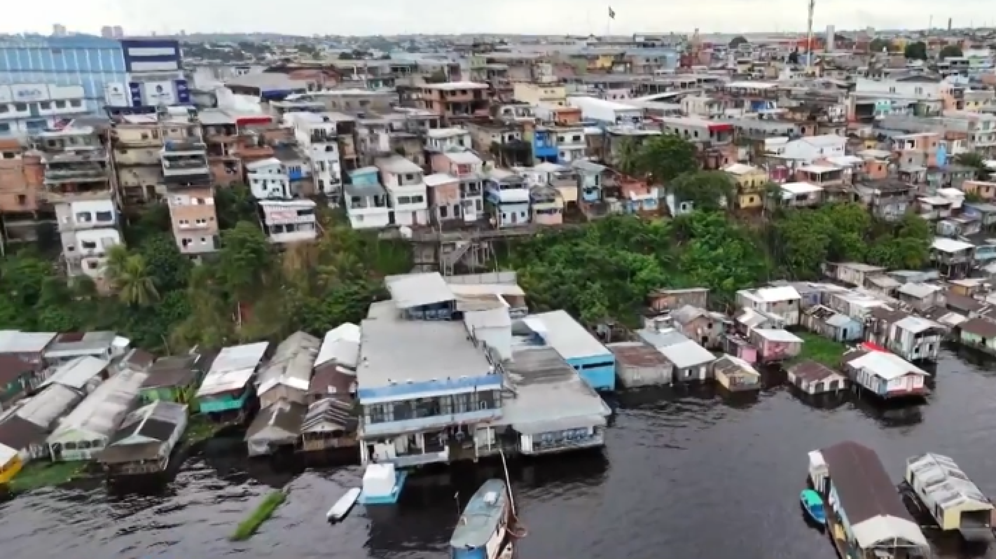 40 municípios estão em emergência no estado do Amazonas e mais de 500 mil pessoas foram atingidas pela subida dos rios 