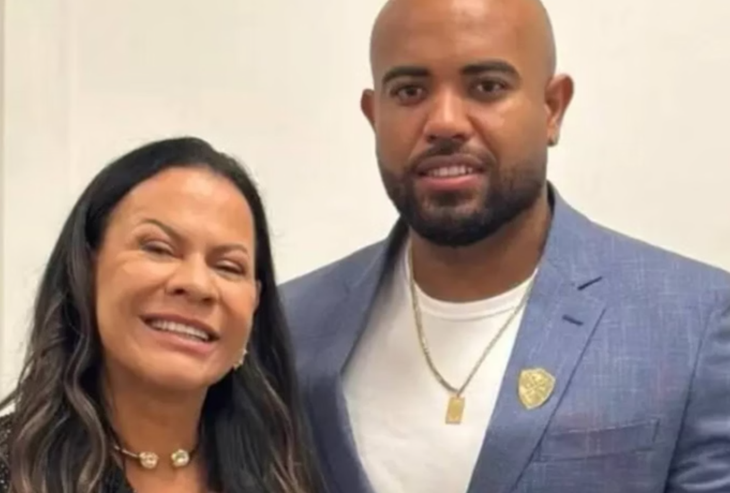 Marido de Dona Ruth comanda empresa que cuida da herança de Léo