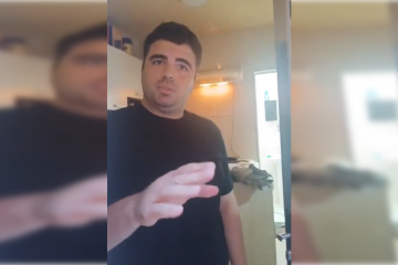 Irmã de Thiago foi até a casa em que o irmão morava com Bruno e encontrou os sacos na geladeira - (crédito: Reprodução/X) Irmã de Thiago foi até a casa em que o irmão morava com Bruno e encontrou os sacos na geladeira - (crédito: Reprodução/X)