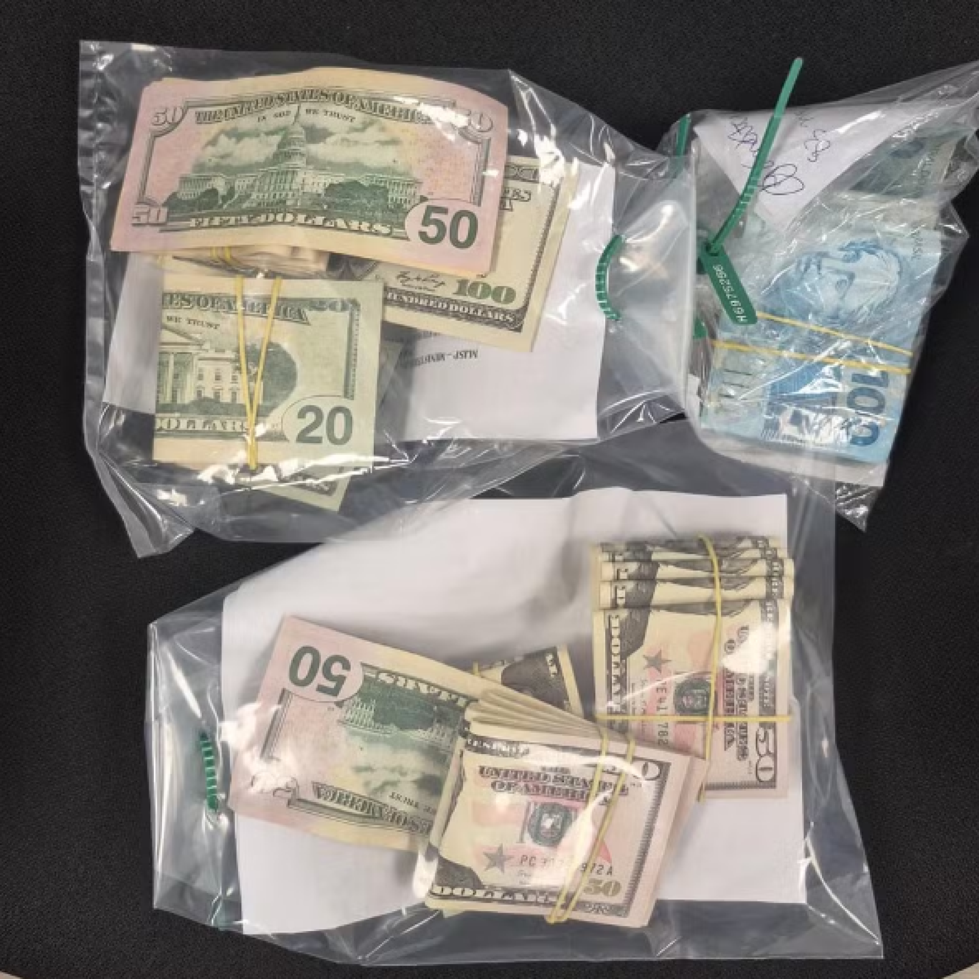 PF divulgou fotos do dinheiro na casa de Jair Bolsonaro