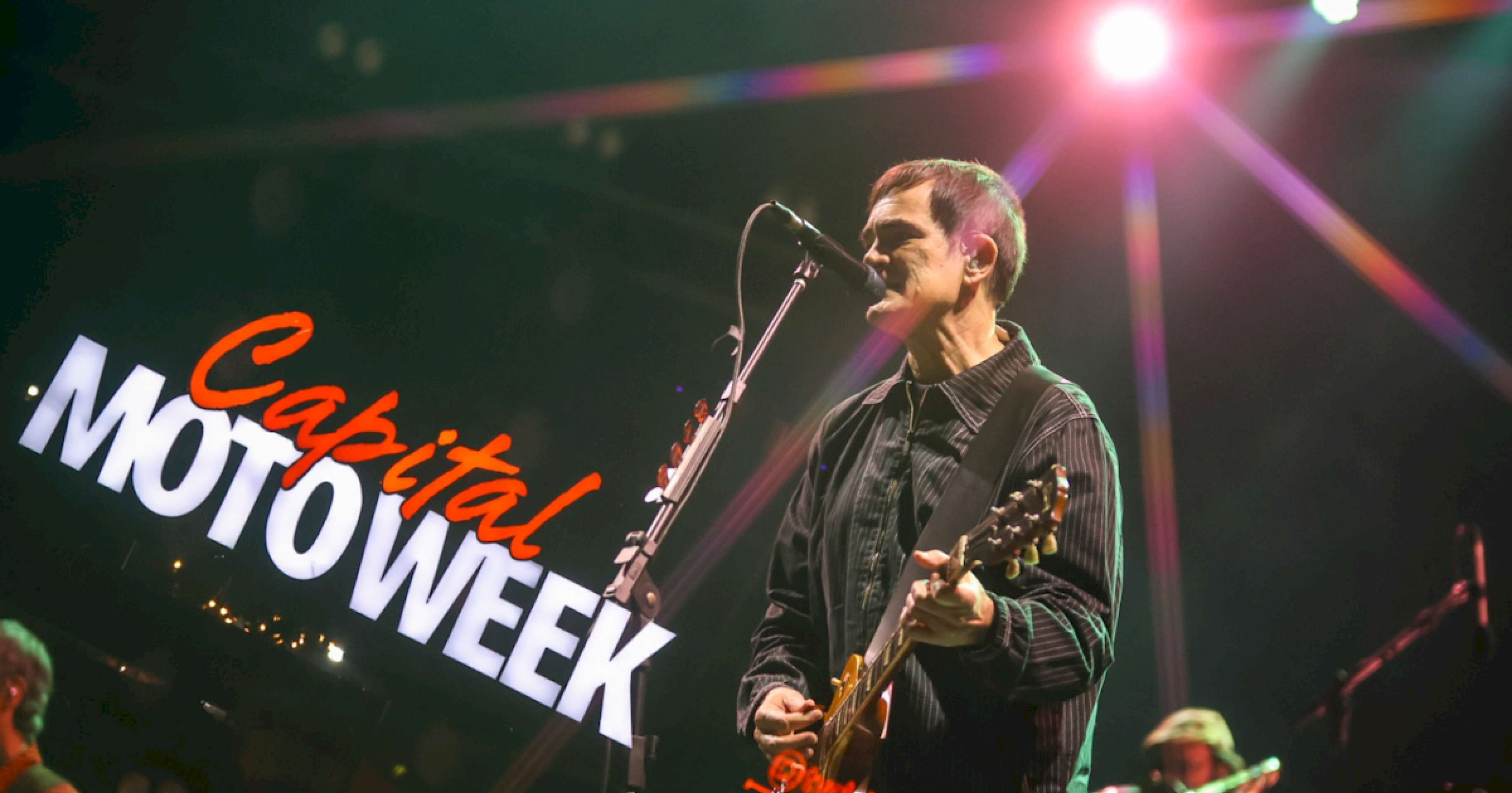 Samuel Rosa realiza show empolgante no Capital Moto Week  