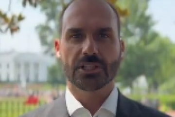 s publicações de Eduardo Bolsonaro se somam à uma série de ataques ao governo Lula feitos pelo deputado que se encontra nos Estados Unidos desde março -  (crédito: Reprodução/Redes sociais)