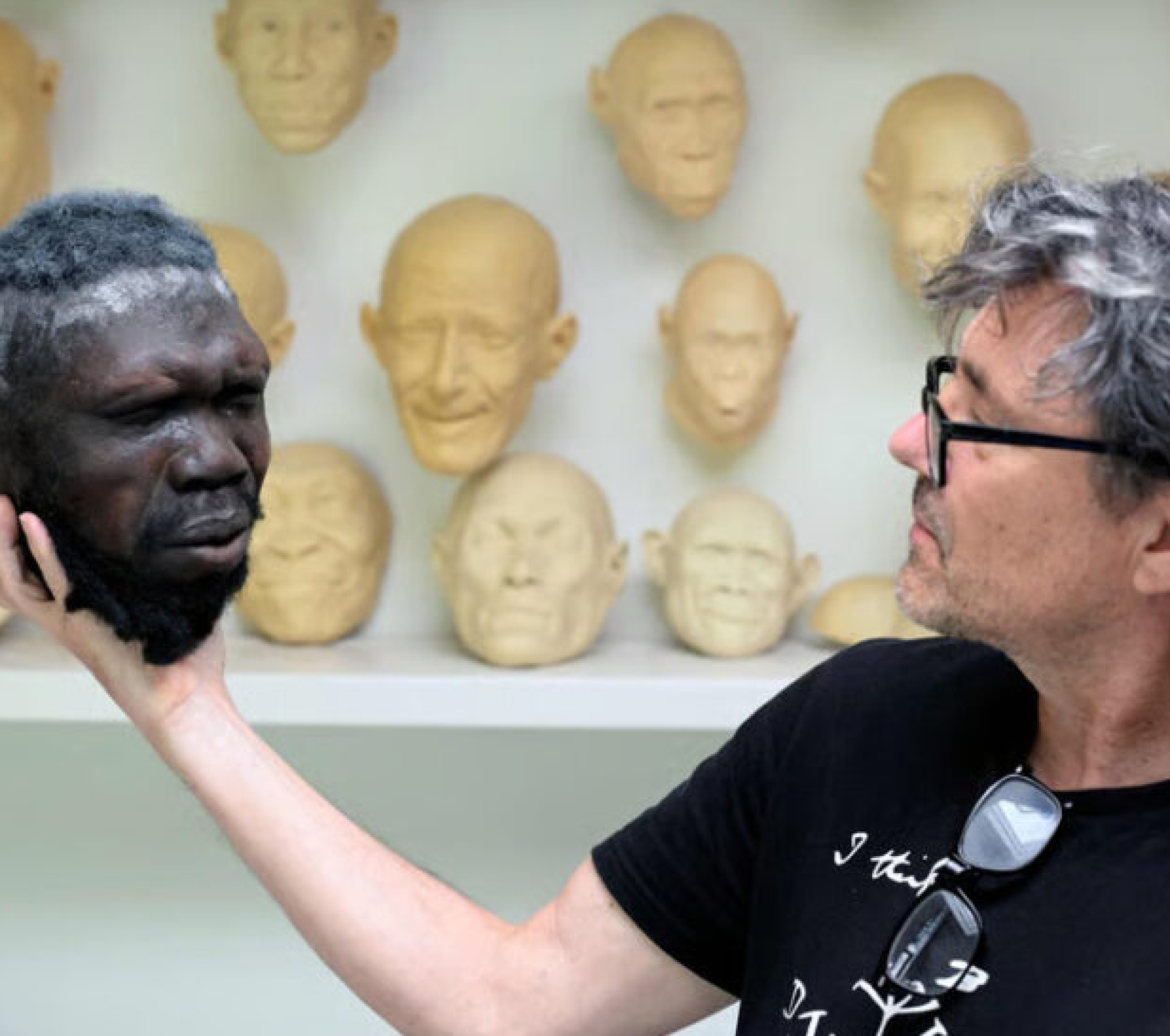Artistas e cientistas reproduzem rosto de mulher pré-histórica