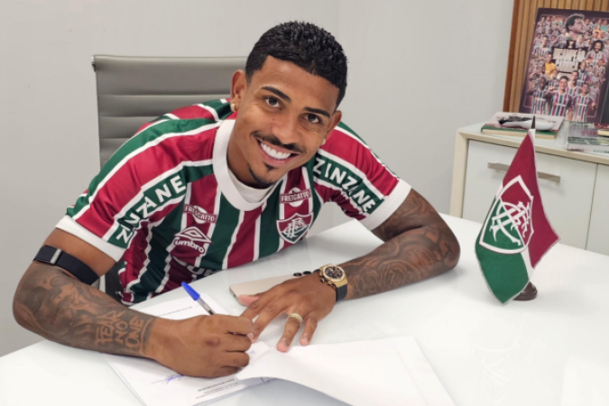 John Kennedy renovou com o Fluminense até o fim de 2027 -  (crédito: Foto: Marcelo Gonçalves/Fluminense FC)