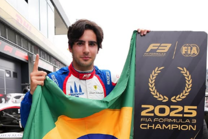 O brasileiro Rafael Câmara se sagrou campeão mundial na Fórmula 3 neste domingo (3/8) - (crédito: Reprodução Instagram @fiaf3) O brasileiro Rafael Câmara se sagrou campeão mundial na Fórmula 3 neste domingo (3/8) - (crédito: Reprodução Instagram @fiaf3)