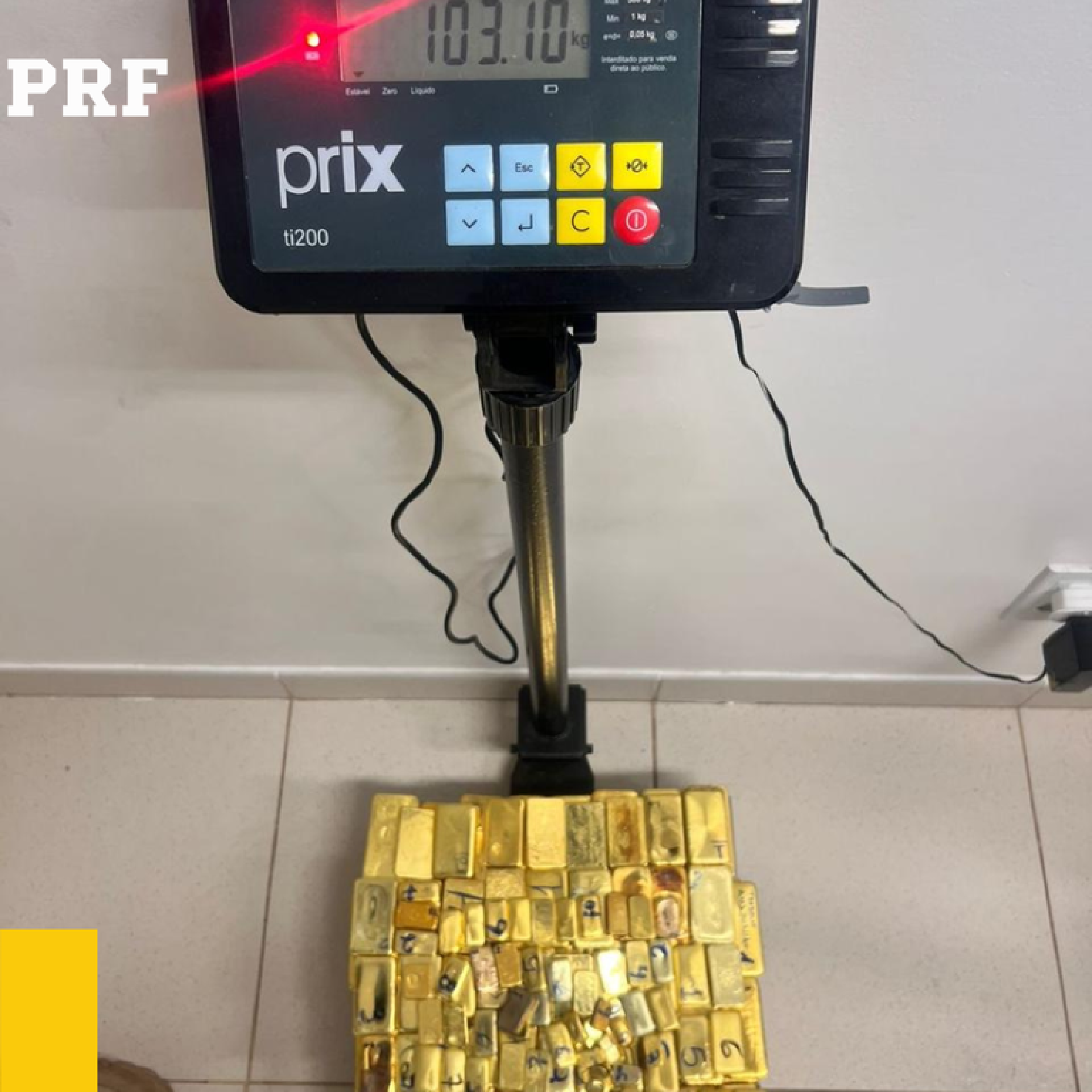 PRF apreende 103 kg de ouro irregular em Roraima PRF apreende 103 kg de ouro irregular em Roraima