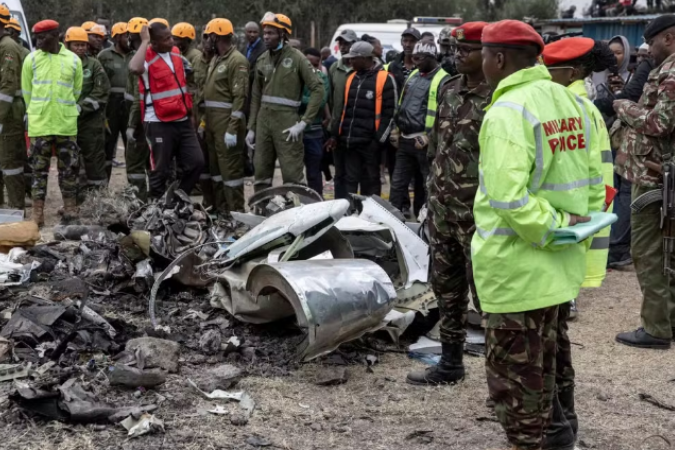 Avião Ambulância cai no Quênia e deixa seis mortos -  (crédito: Simon Maina/AFP)