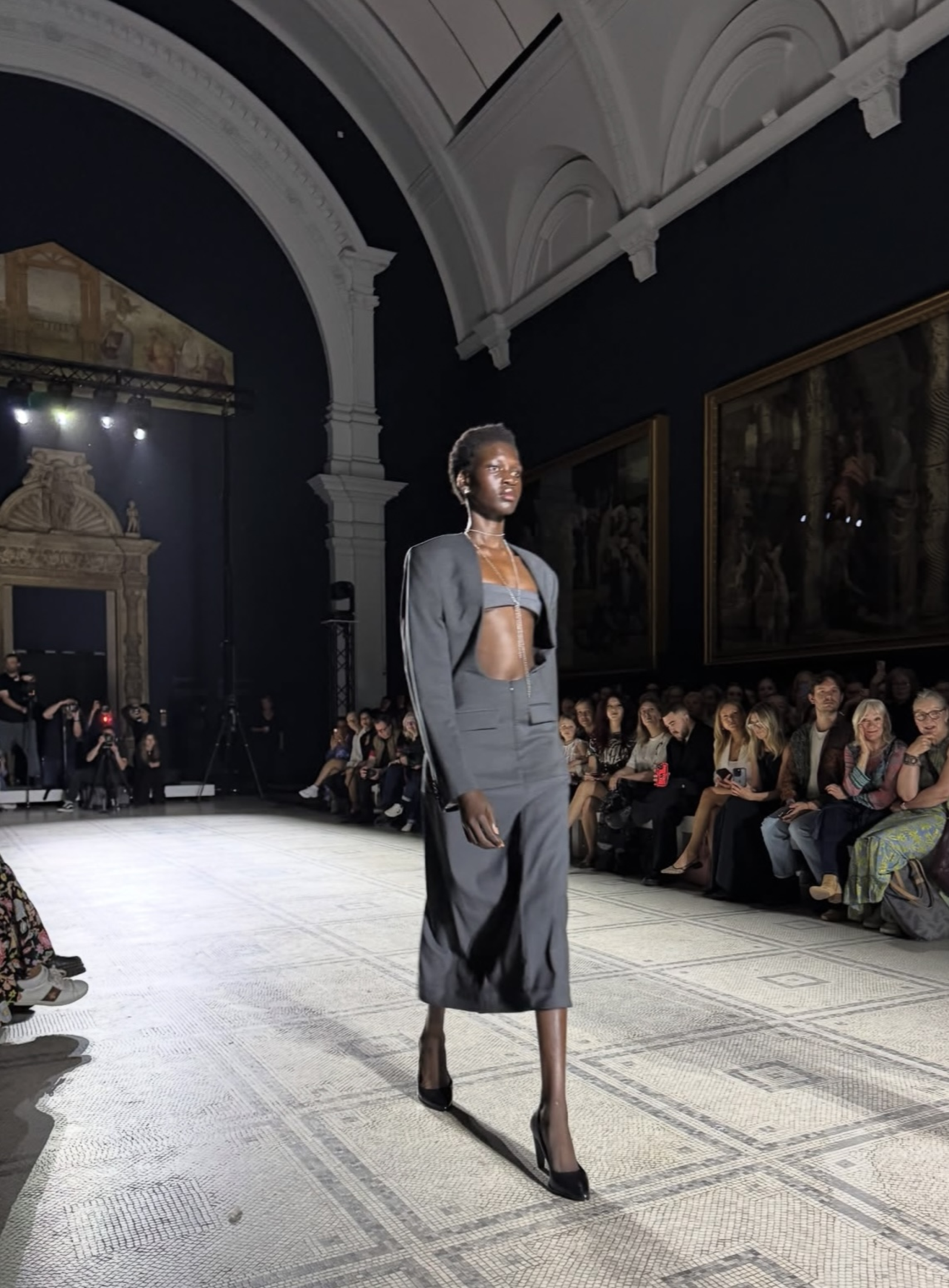 Nos últimos anos, Copenhagen foi de uma cidade sem histórico de moda para o palco de uma das fashion weeks mais relevantes da atualidade
 -  (crédito: Reprodução/Instagram)