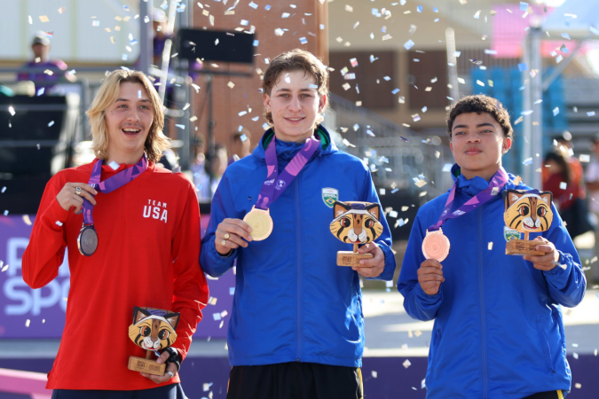 Pódio masculino teve os dois brasileiros: disputa de alto nível na capital paraguaia - (crédito: Ana Patrícia/COB) Pódio masculino teve os dois brasileiros: disputa de alto nível na capital paraguaia - (crédito: Ana Patrícia/COB)