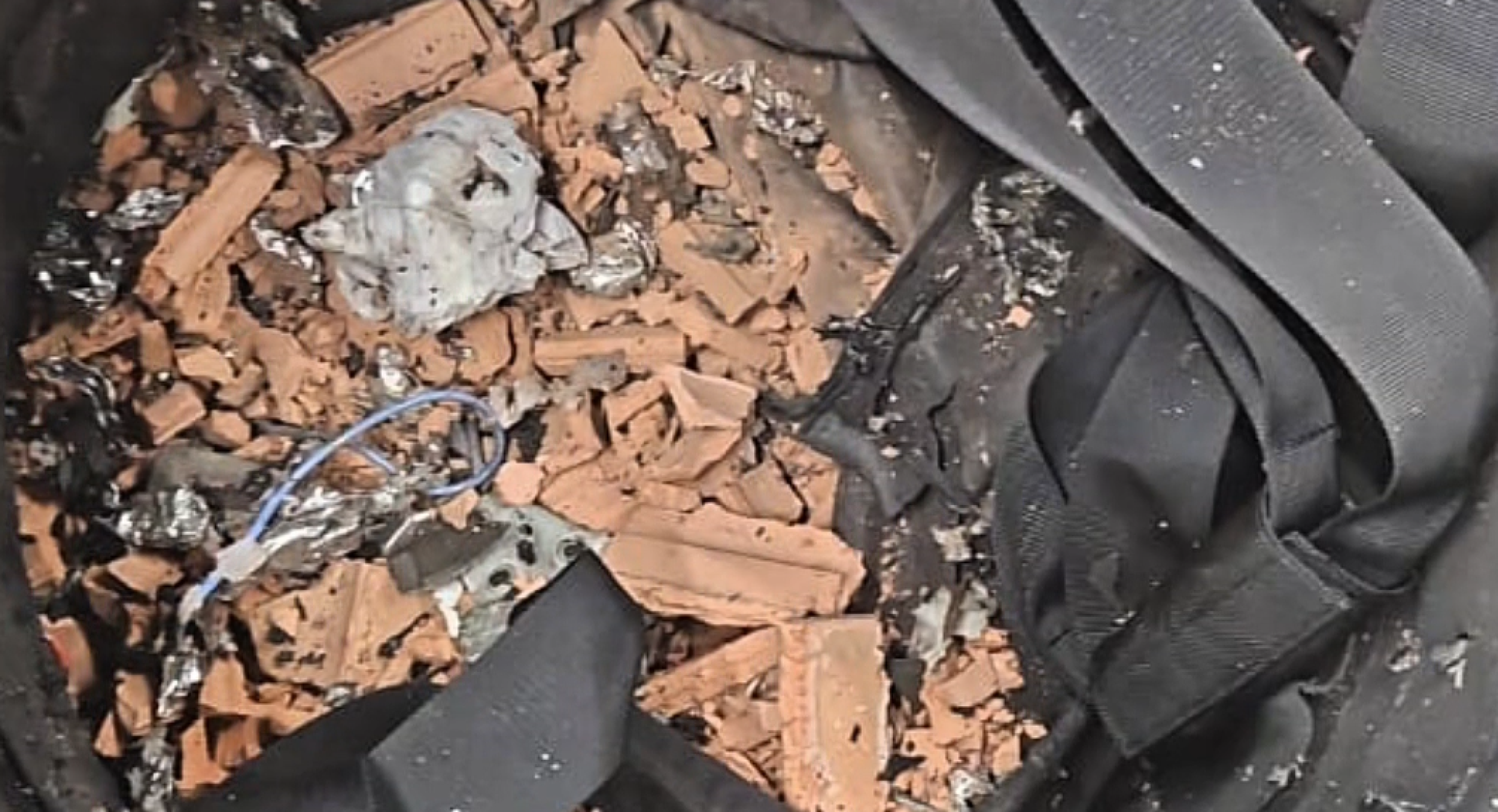 Polícia afirmou que dentro da bolsa havia um falso artefato explosivo 