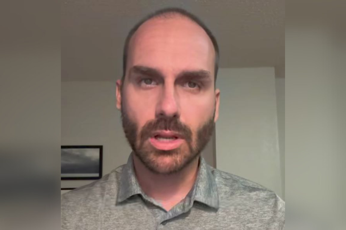 O parlamentar, que está nos EUA para pedir sanções contra autoridades brasileiras, nega ter poder para sancionar Hugo Motta e Davi Alcolumbre -  (crédito: Divulgação/Eduardo Bolsonaro)