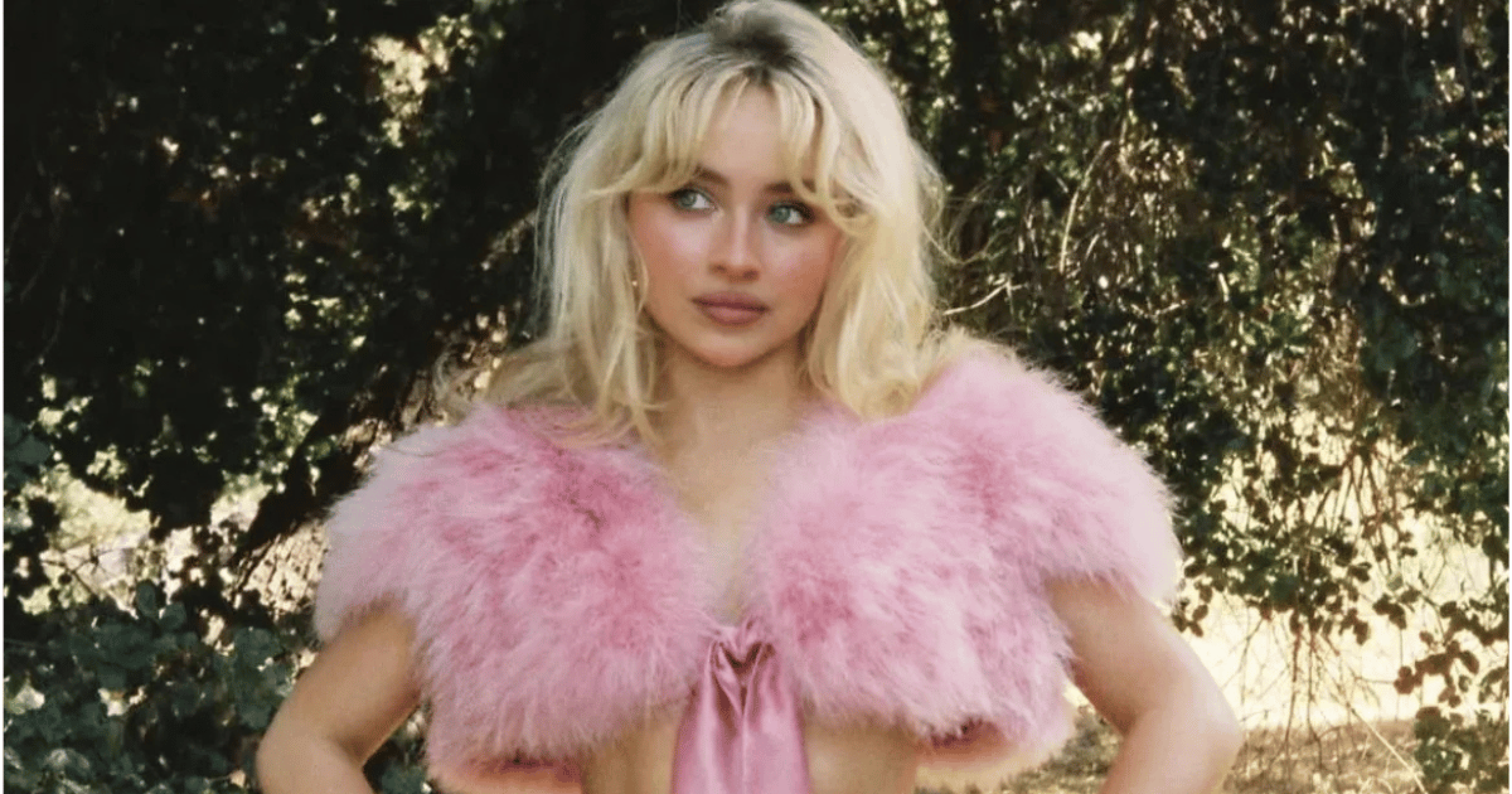 Sabrina Carpenter comemora parceria com Taylor Swift em novo álbum