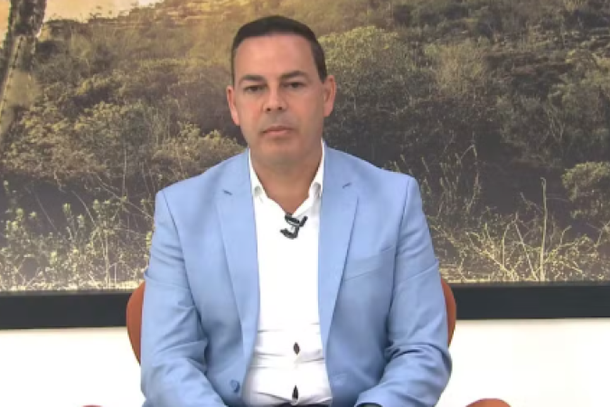 Com o auxílio, o salário bruto do prefeito, de R$ 34.774,64, chega a R$ 39.774,64 mensais. O vice, que recebe R$ 17.387,32, passa a receber R$ 19.887,32 -  (crédito: Reprodução TV Asa Branca)