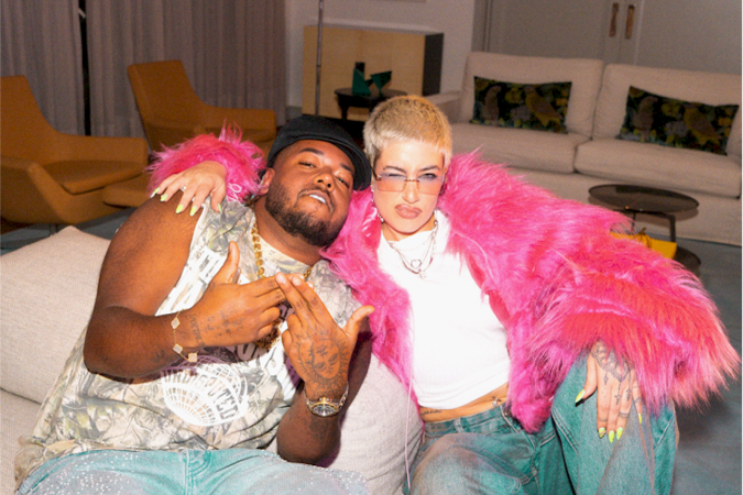 Clau e Vulgo FK mergulham no R&B e reggaeton em 'Replay' - (crédito: Sorriso / Divulgação) Clau e Vulgo FK mergulham no R&B e reggaeton em 'Replay' - (crédito: Sorriso / Divulgação)