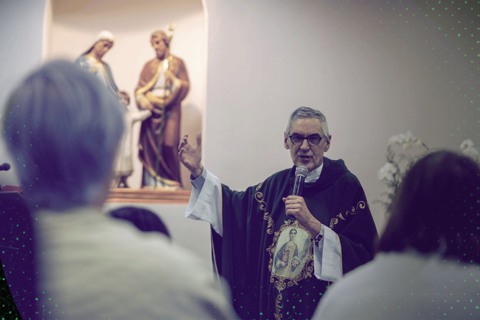 Pároco na Sagrada Família, na zona leste de São Paulo (SP), Licio recebe ali pessoas para a prevenção ou posvenção do suicídio - (crédito: Vitor Serrano/BBC News Brasil) Pároco na Sagrada Família, na zona leste de São Paulo (SP), Licio recebe ali pessoas para a prevenção ou posvenção do suicídio - (crédito: Vitor Serrano/BBC News Brasil)