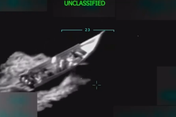 O governo dos EUA afirma que o grupo venezuelano Tren de Aragua era o responsável pelo barco -  (crédito: Reprodução Casa Branca)