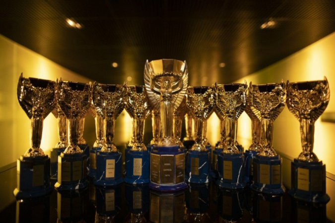 Conforme anúncio feito pela principal entidade do futebol nacional, o objetivo do gesto é reverenciar os ex-jogadores, além de reconhecer a importância de cada um deles para a construção da identidade da Seleção Brasileira -  (crédito: Lucas Figueiredo / CBF)