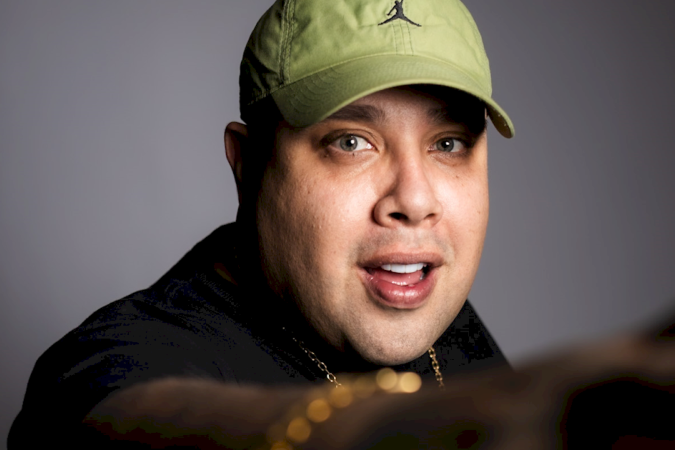 Zuza dedica 'Acalma Meu Viver' para a esposa e os filhos - (crédito: Gabriel Brasil) Zuza dedica 'Acalma Meu Viver' para a esposa e os filhos - (crédito: Gabriel Brasil)