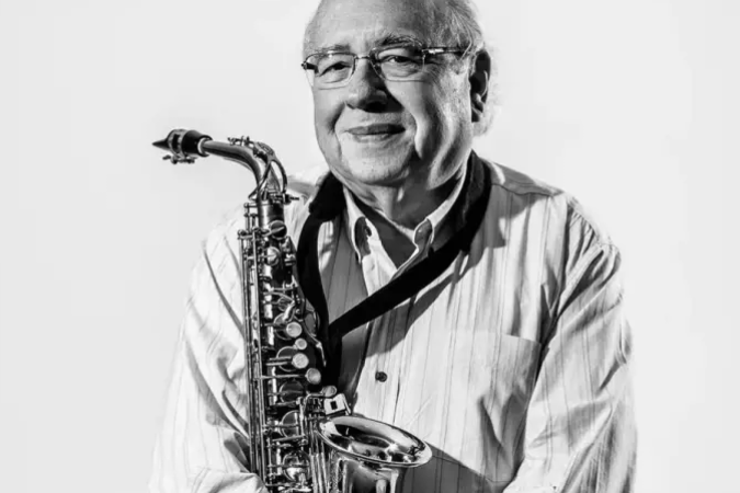 Flâmula do Sport Club Internacional ornou caixão de Verissimo, um dos mais famosos torcedores do clube -  (crédito: Luiz Antônio Araujo)