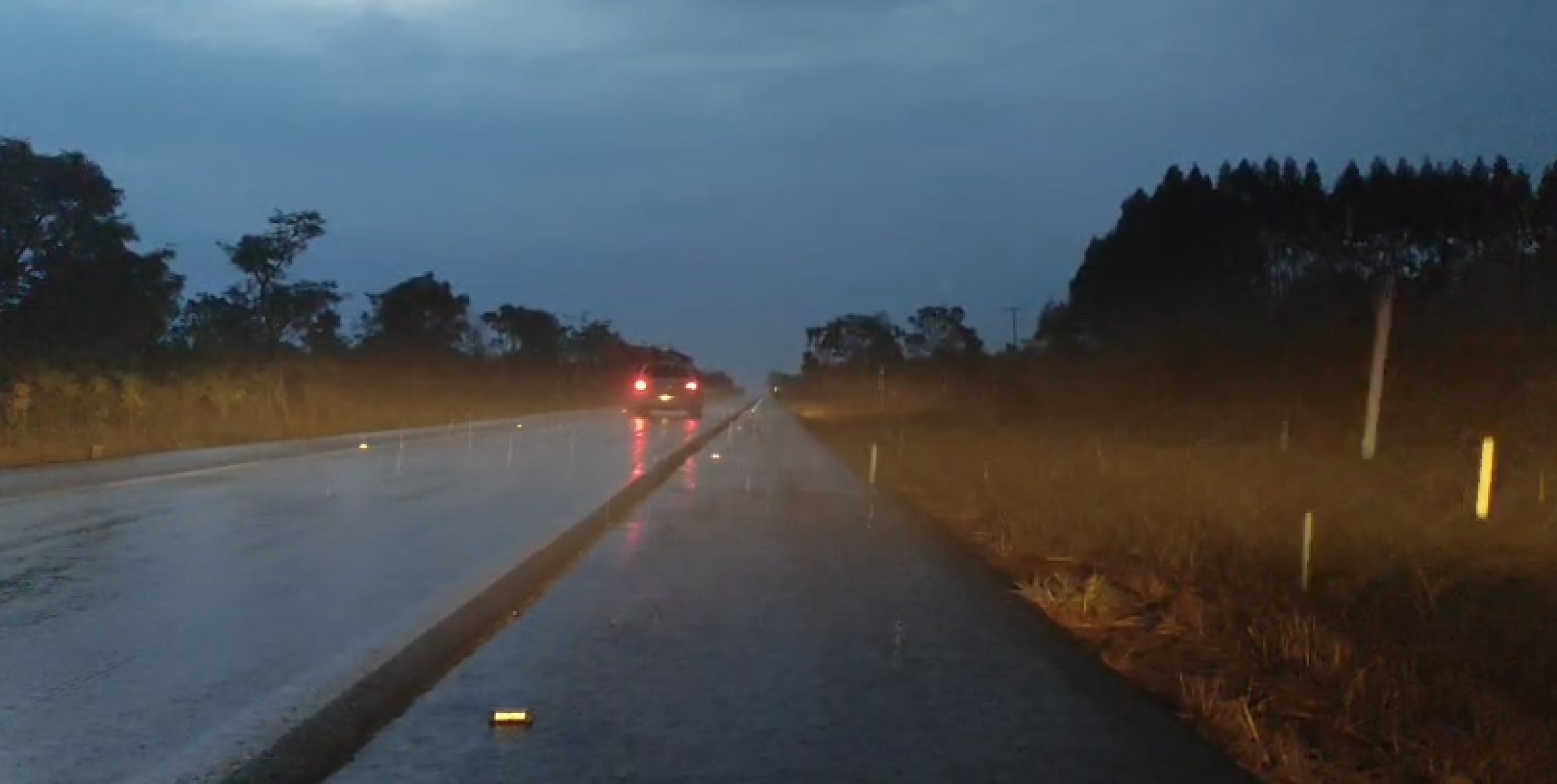 DF: Moradores registram chuvas isoladas, mas seca persiste