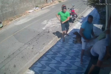 Vídeo: ex-vereador e irmão espancam homem com taco de beisebol e martelo - C&acirc;mera de seguran&ccedil;a/Reprodu&ccedil;&atilde;o