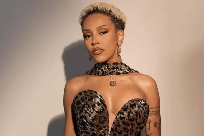 Doja Cat explica capa de “Vie” após críticas: “sigo meu coração” - (crédito: TMJBrazil) Doja Cat explica capa de “Vie” após críticas: “sigo meu coração” - (crédito: TMJBrazil)