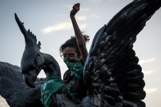 Grupos de jovens encabeçam protestos no centro de Lima; o mais recente aconteceu no último domingo (28/9) -  (crédito: John Reyes Mejía / EPA)