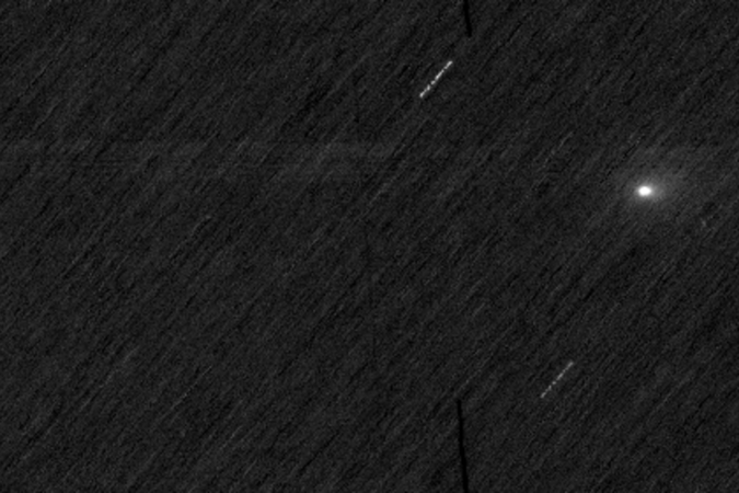 O cometa 3I/ATLAS é o ponto branco ligeiramente difuso à direita da imagem -  (crédito: Divulgação/ESA)