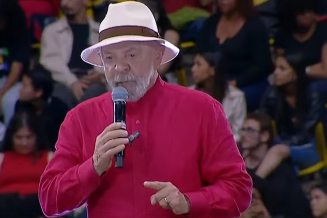 Em aulão preparatório para o Exame Nacional do Ensino Médio (Enem), realizado em São Bernardo do Campo (SP), o petista rebateu críticas feitas pelo mercado e defendeu a universalização do programa Pé-de-Meia - (crédito: Reprodução/Youtube Lula) Em aulão preparatório para o Exame Nacional do Ensino Médio (Enem), realizado em São Bernardo do Campo (SP), o petista rebateu críticas feitas pelo mercado e defendeu a universalização do programa Pé-de-Meia - (crédito: Reprodução/Youtube Lula)